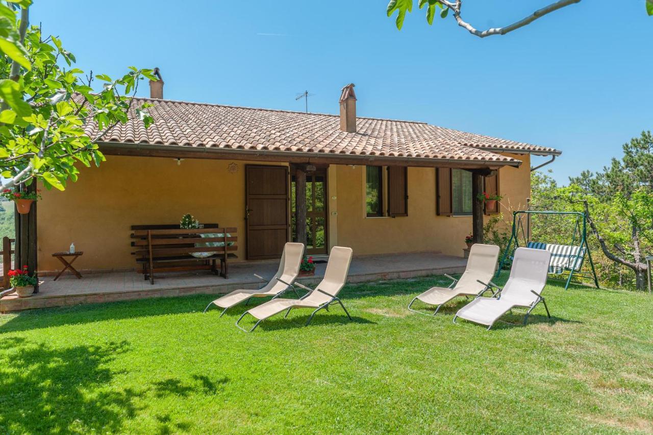 Agriturismo Le Dolci Colline Valfabbrica Exterior photo